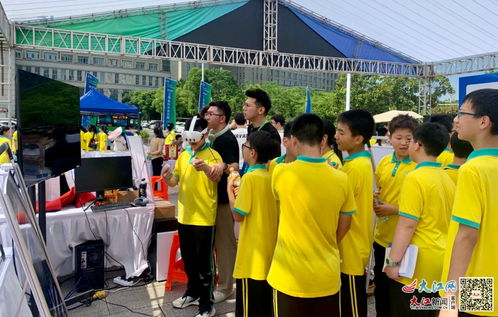 南昌航空大學(xué)無人機(jī)vr訓(xùn)練產(chǎn)品亮相2024年江西省科技活動周主場開幕式