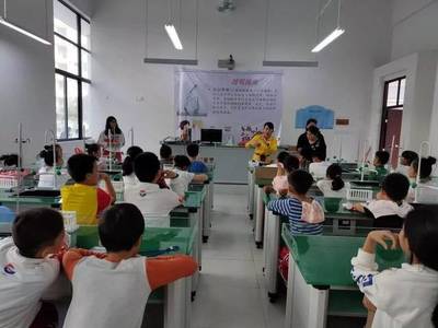 科技啟迪心智 創(chuàng)新點(diǎn)燃夢想--北海市第二實(shí)驗(yàn)學(xué)校第三屆&ldquo;博樂夢工廠&rdquo;科技節(jié)