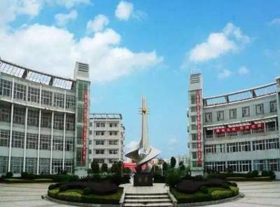 江西省于都科技學校 職業教育的重要基地